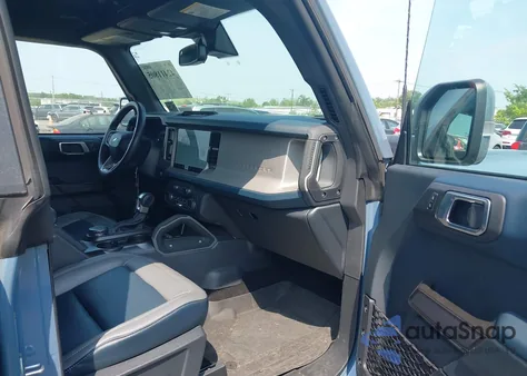 2024 Ford Bronco Outer Banks z USA, uszkodzony, nr VIN 1FMDE8BH1RLA23461